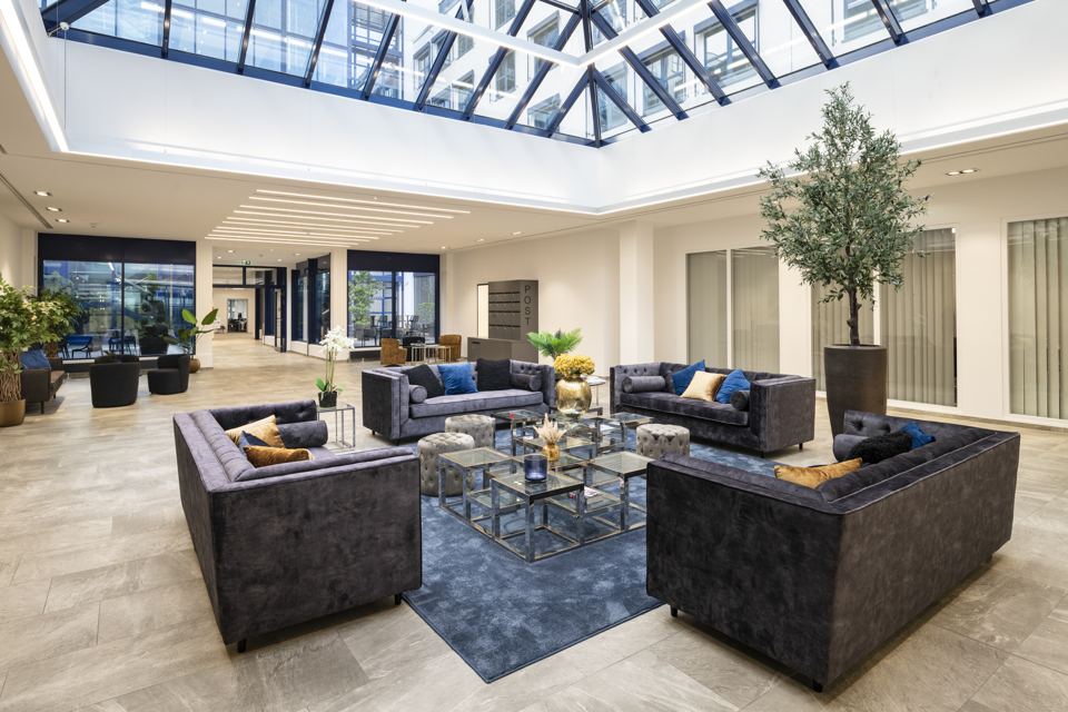 Atrium-Lounge
